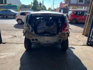 sucata-auto-peças-ferro-velho-em-londrina-dez-de-dezembro-desmanche-londrina-pr-ferro-velho-lobão-ferro-velho-tibagi-ferro-velho-londrina8